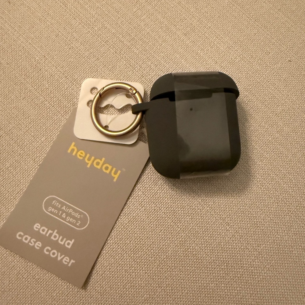 Heyday Black Earbud Case Cover